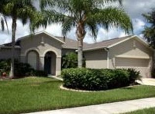 414 Londonderry Dr, Sarasota, FL 34240