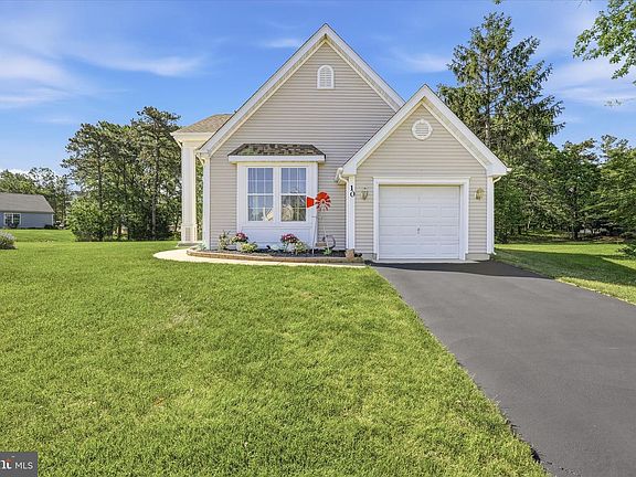 4th image of 10 Deer Lake Ct