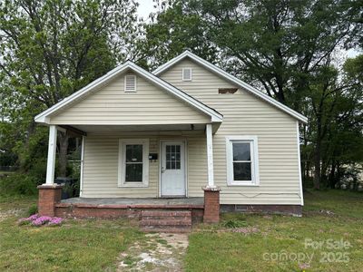 110 E Church St, Dallas, NC, 28034