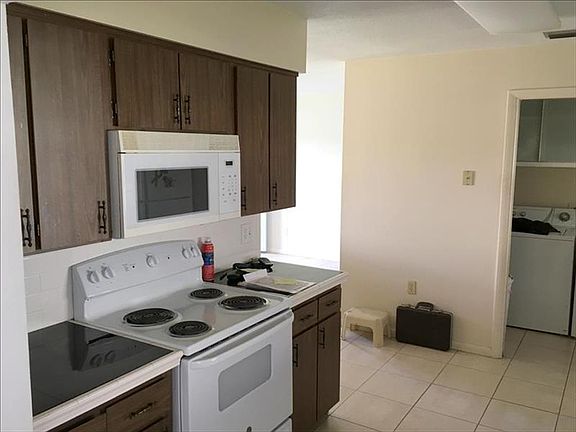 5th image of 1954 6th St