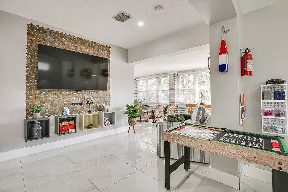 2 bed, 1000 sqft, $2,895 — Photo 4