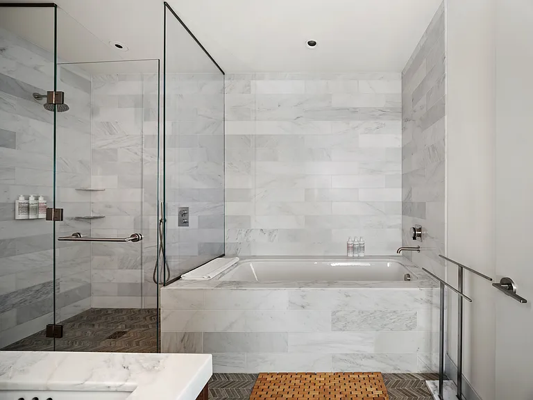 180 Front St #18B — Photo 28