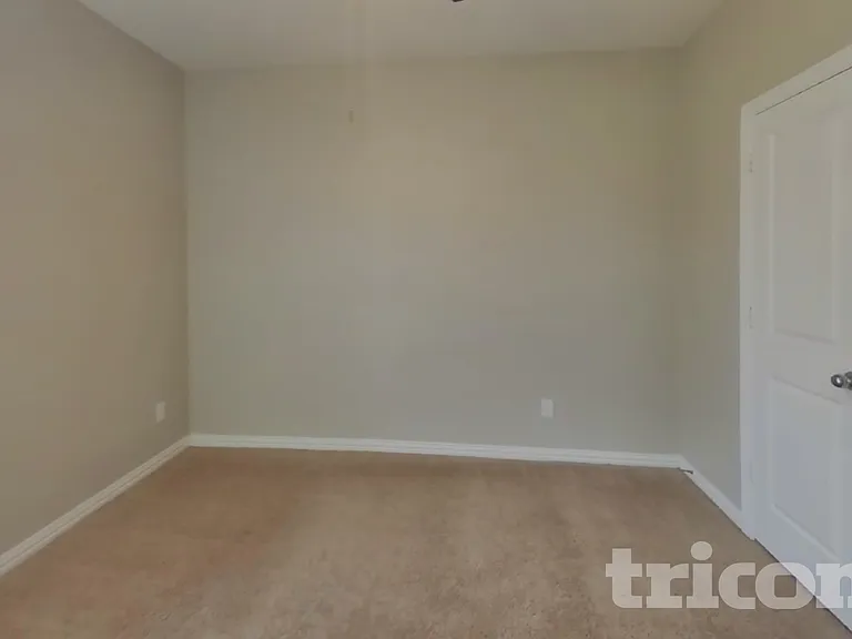 2401 Lalun Ln — Photo 12