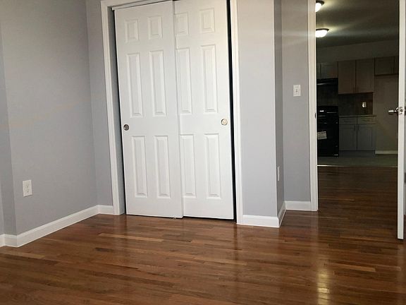 5th image of 579 Bramhall Ave #14E