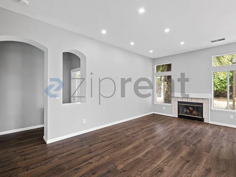 4764 Brookside Cir — Photo 7