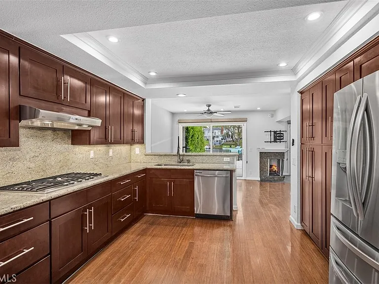 22516 Lake Forest Ln — Photo 7