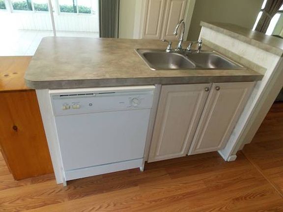 5th image of 4664 White Pine Ave