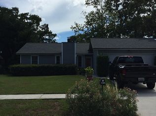 2071 Broad Oak Dr, Jacksonville, FL 32225