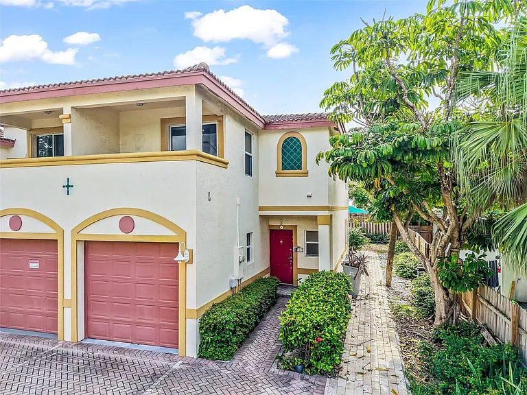 512 S Ocean Blvd — Photo 1