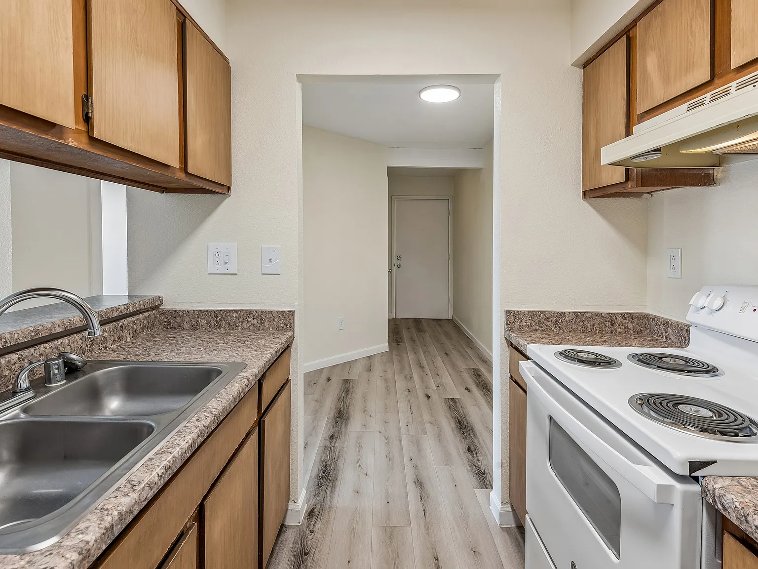 Tierra Pointe — Photo 1