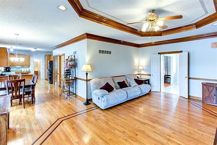 1st image of 143 Plantation Dr