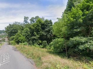 521 Thayer St, Grafton, WV 26354