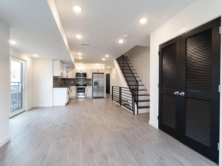 5734 Walnut St — Photo 6