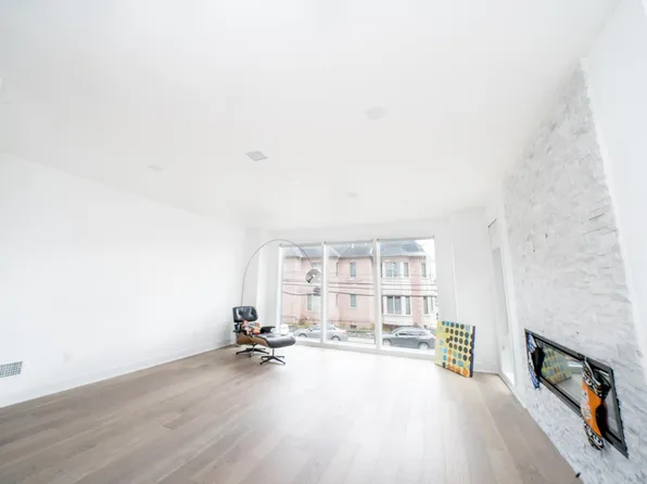 496 Undercliff Avenue image 9 of 52