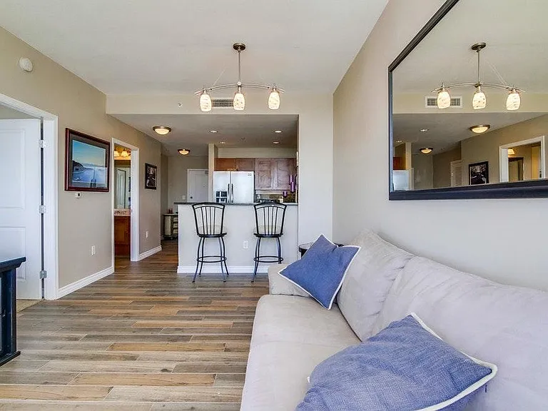 475 Redwood St #404 — Photo 12