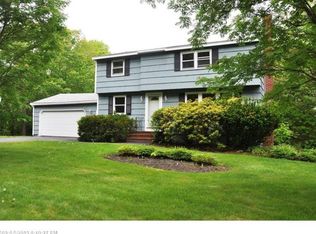 25 Carriage Rd, Cumberland Foreside, ME 04110
