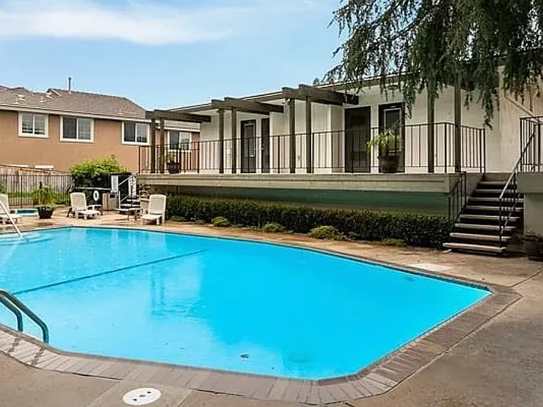 2537 Navarra Dr — Photo 11