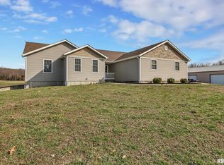 628 Lakecrest Dr, Creal Springs, IL 62922