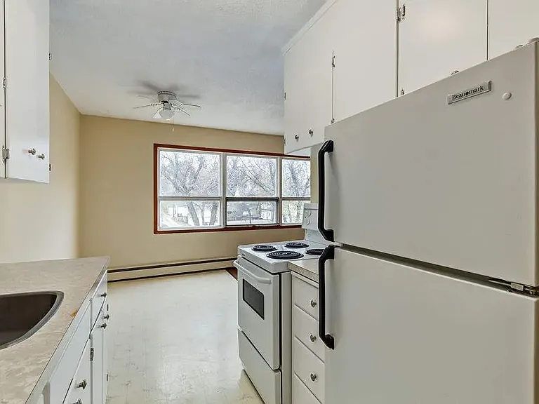 15 Darlington St E #15 — Photo 8