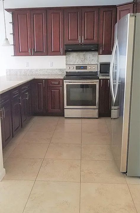 2nd image of 2062 Makanani Dr