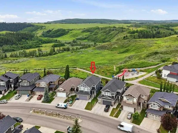 27 NE Jumping Pound Ter, Cochrane, AB T4C 0K2