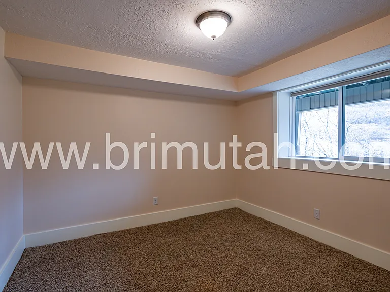 105 N Young Oak Rd — Photo 35