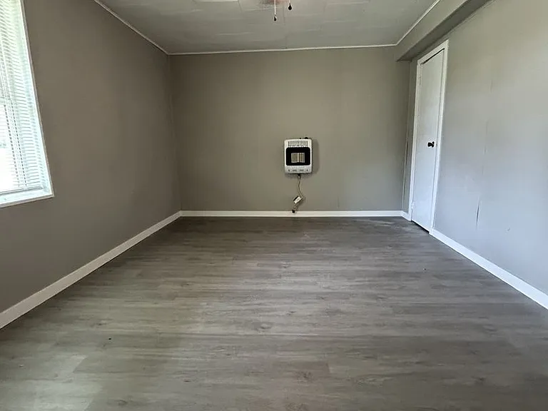 2379 Locust Rd — Photo 28