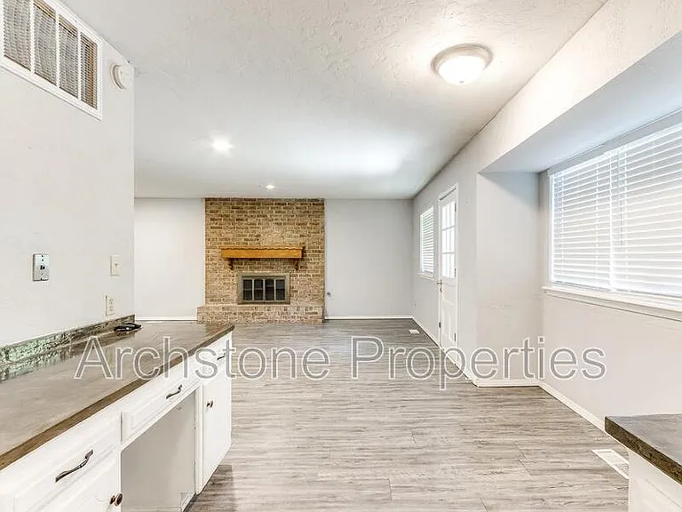 2524 Boxwood Ave — Photo 13