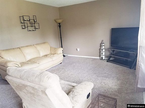 2nd image of 975 Riverbend Dr