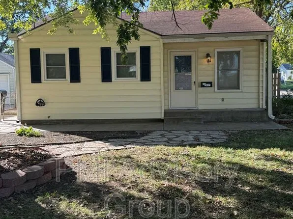 2401 SW Bradbury Ave, Topeka, KS 66611