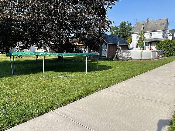 Detached Garage and Pool