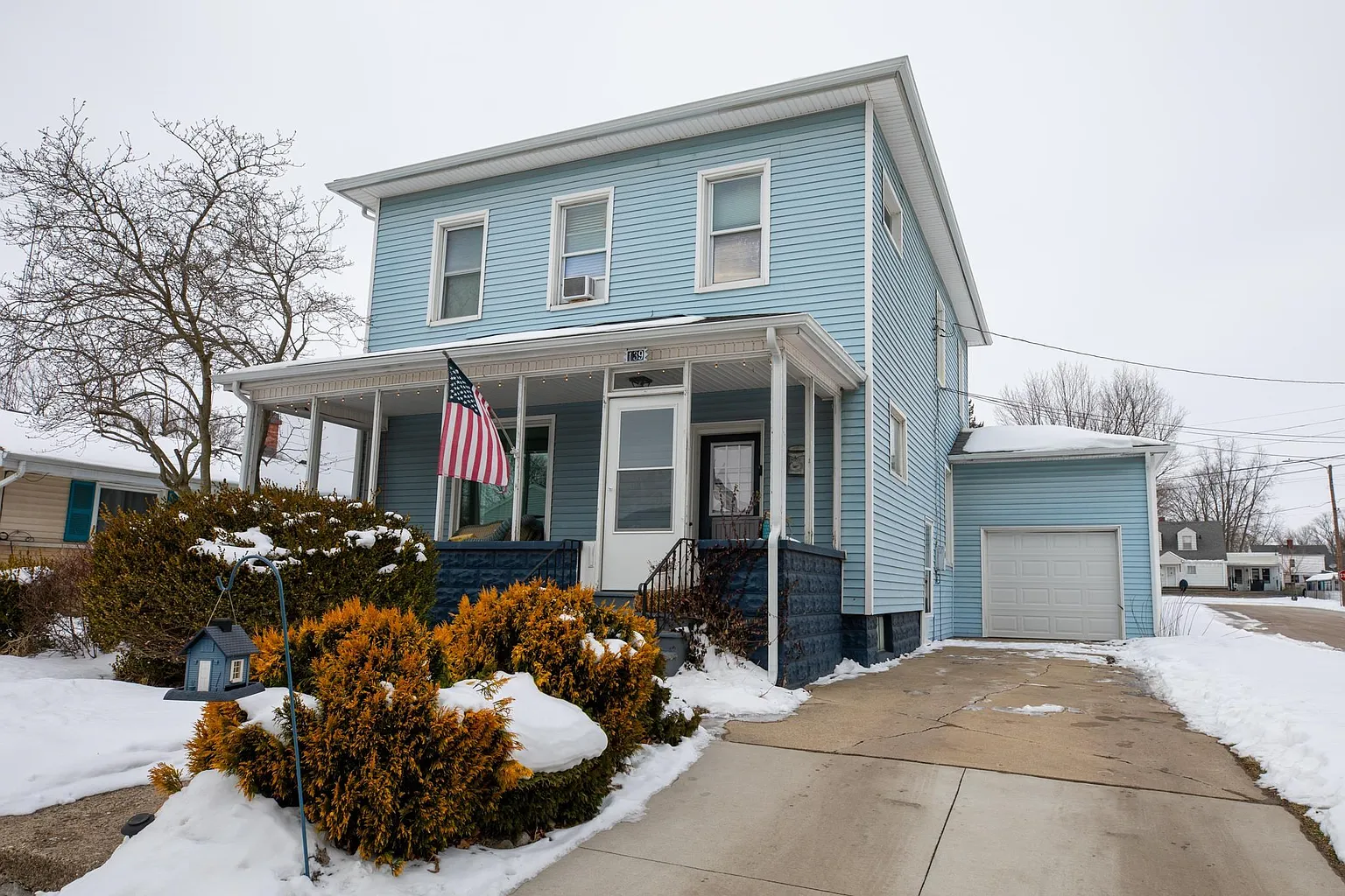 139 E Harrison St photo 1