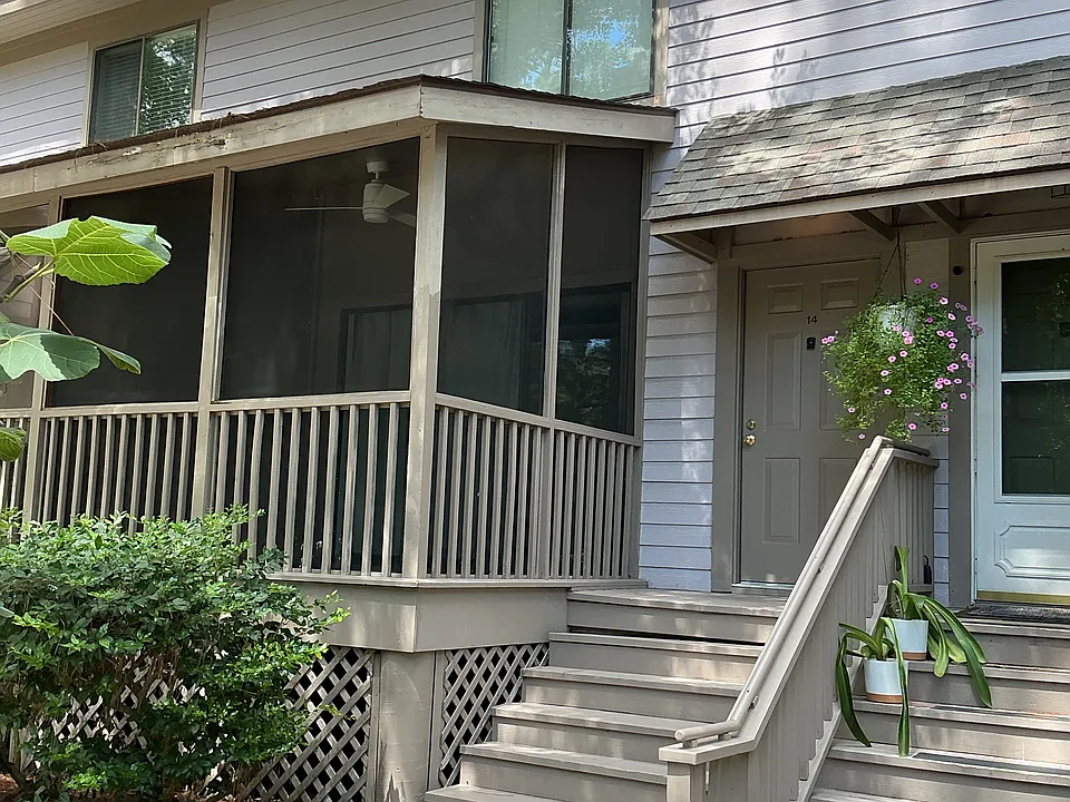 14 Three Mast Ln