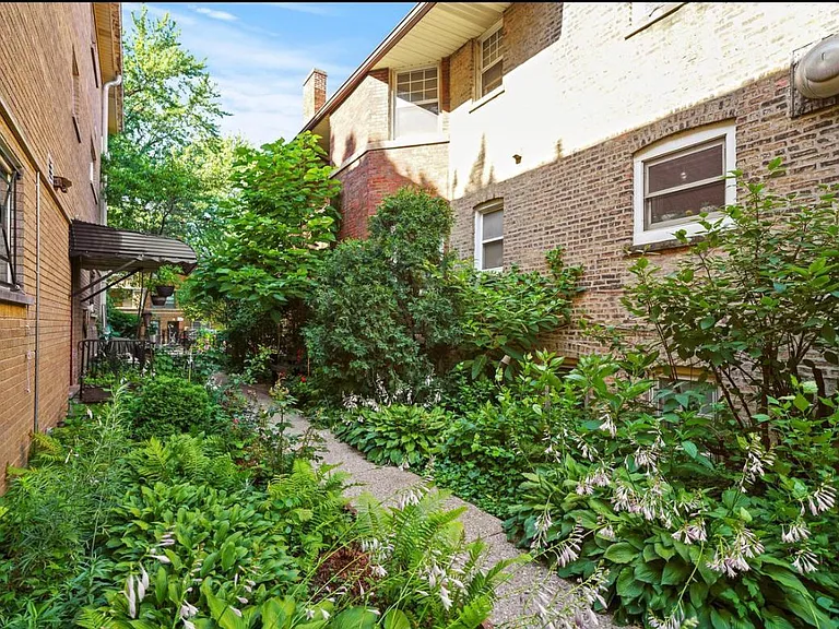 1655 W Farwell Ave #2B — Photo 2