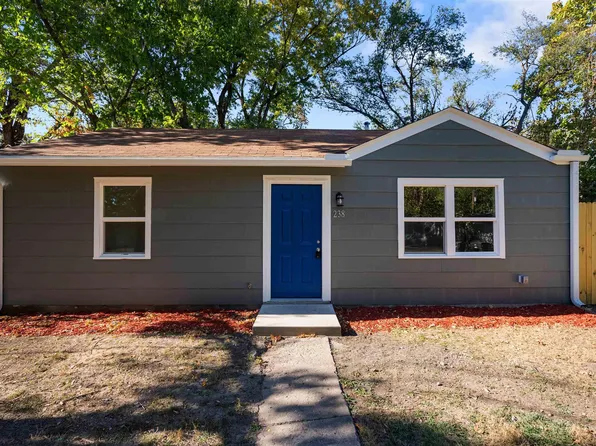 238 SE 35th Ter, Topeka, KS 66605