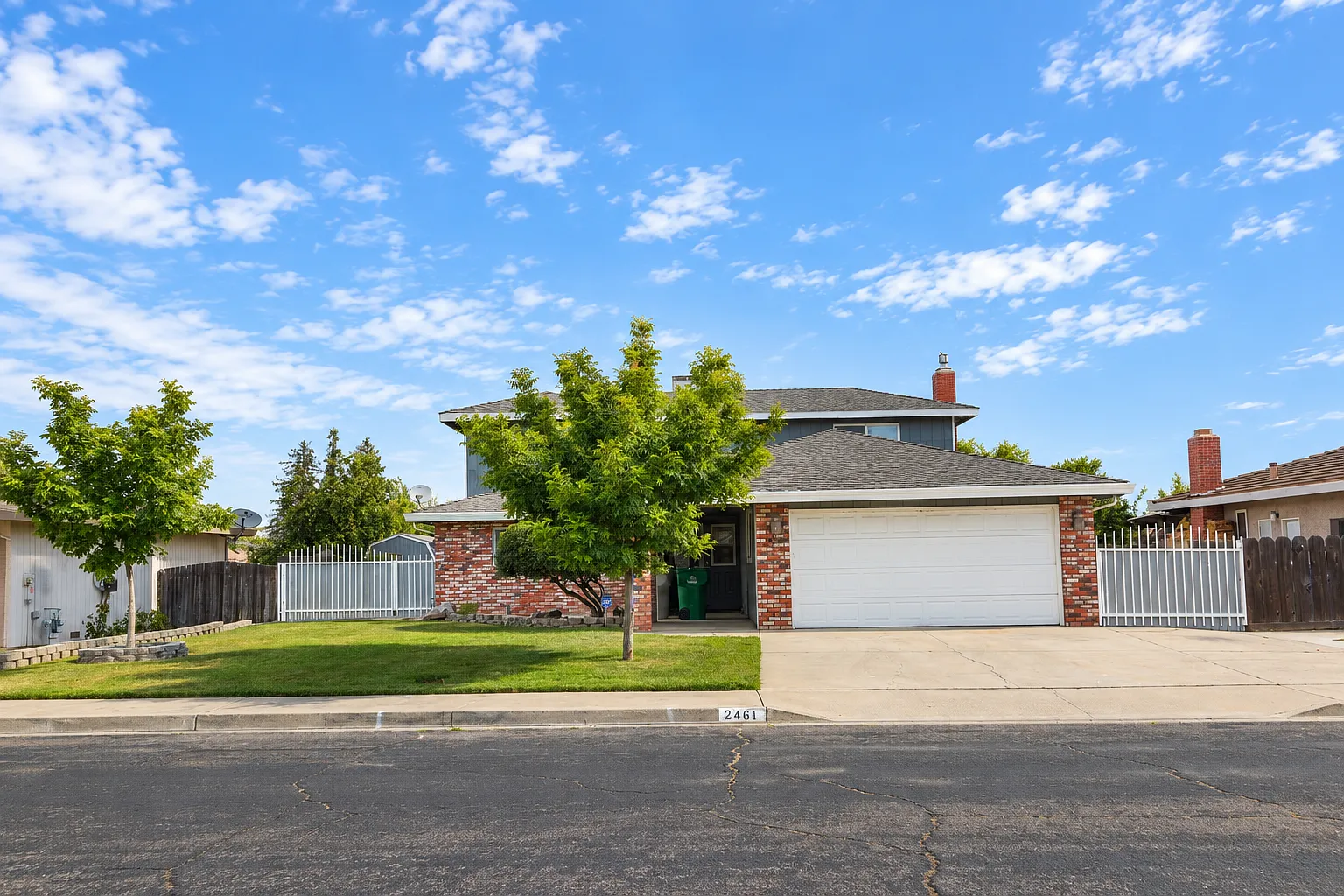 3 bed, 2016 sqft, $2,200 — Photo 1