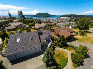 1810 Piper Cir, Anacortes, WA 98221