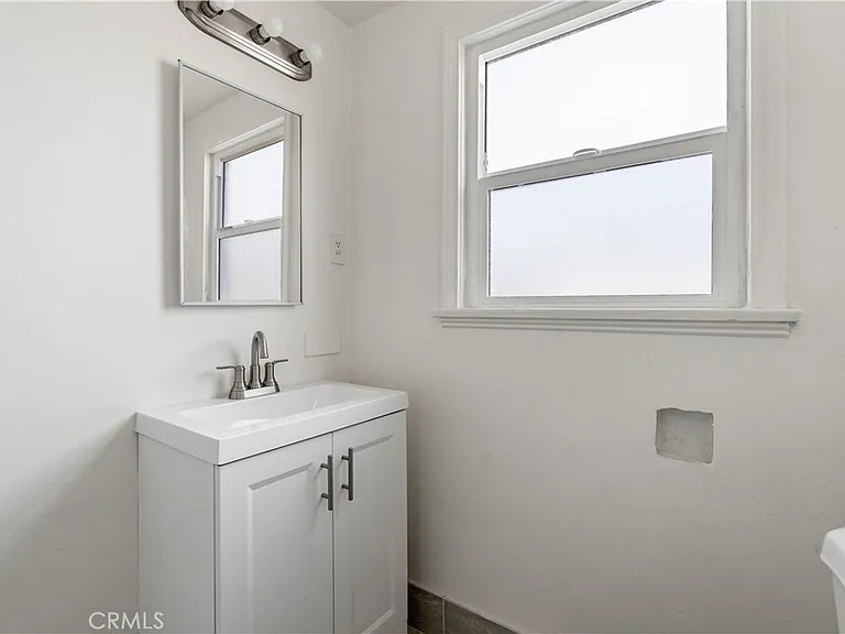 266 W 9th St #266 — Photo 2