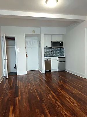 Rented by Segallis Real Estate | media 16