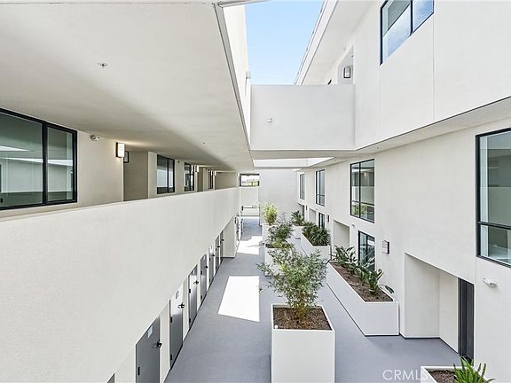 5th image of 24722 Del Prado #304