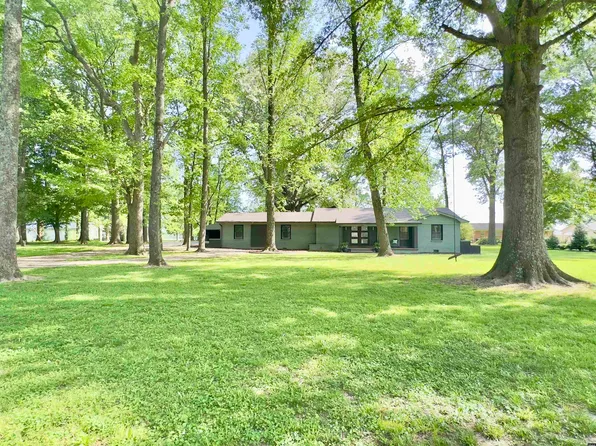 1426 W Palestine Ave, Obion, TN 38240