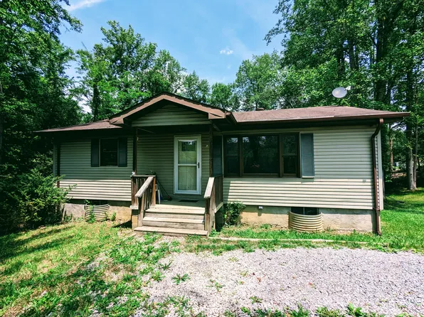 109 Lambert Ln, Clintwood, VA 24228