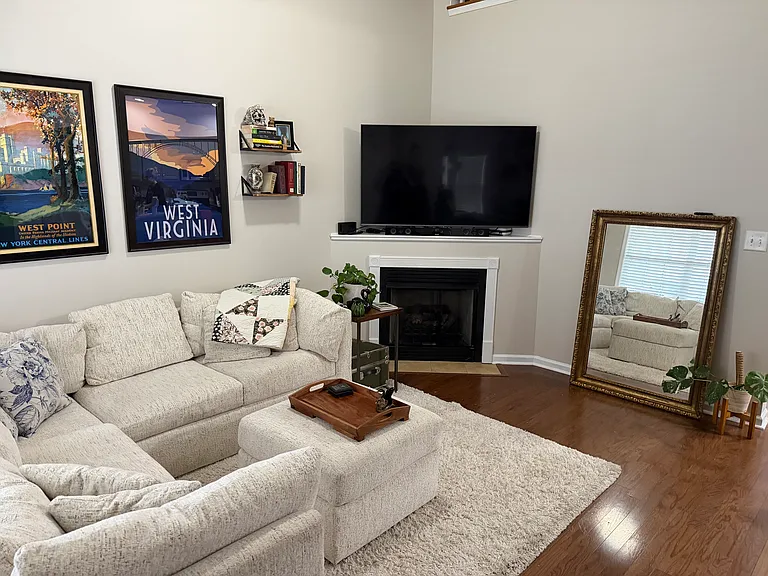 146 Alexander Blvd — Photo 3