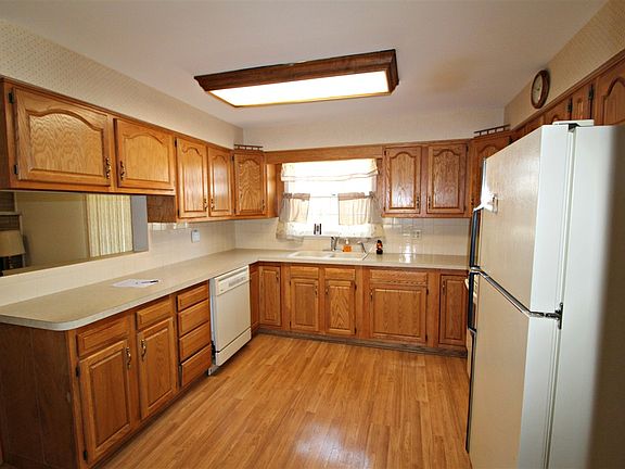 5th image of 11863 Parklane St