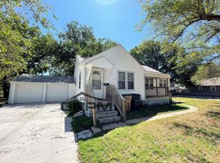 800 N Poplar St #802, Hutchinson, KS 67501