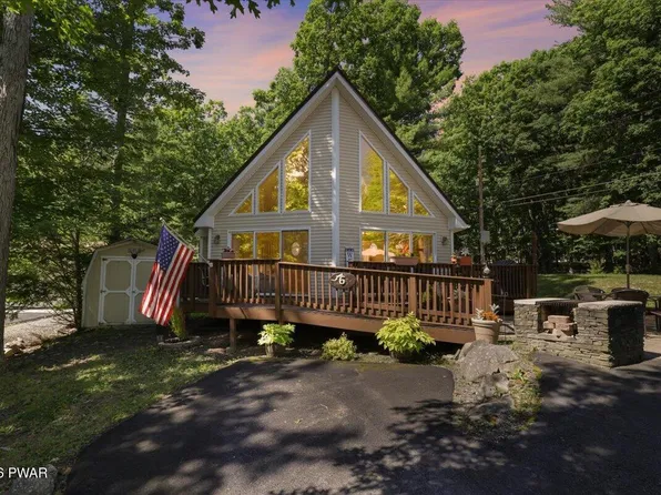 6 Lakeside Dr, Lakeville, PA 18438