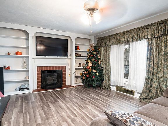 3rd image of 254 Cardinal Ln