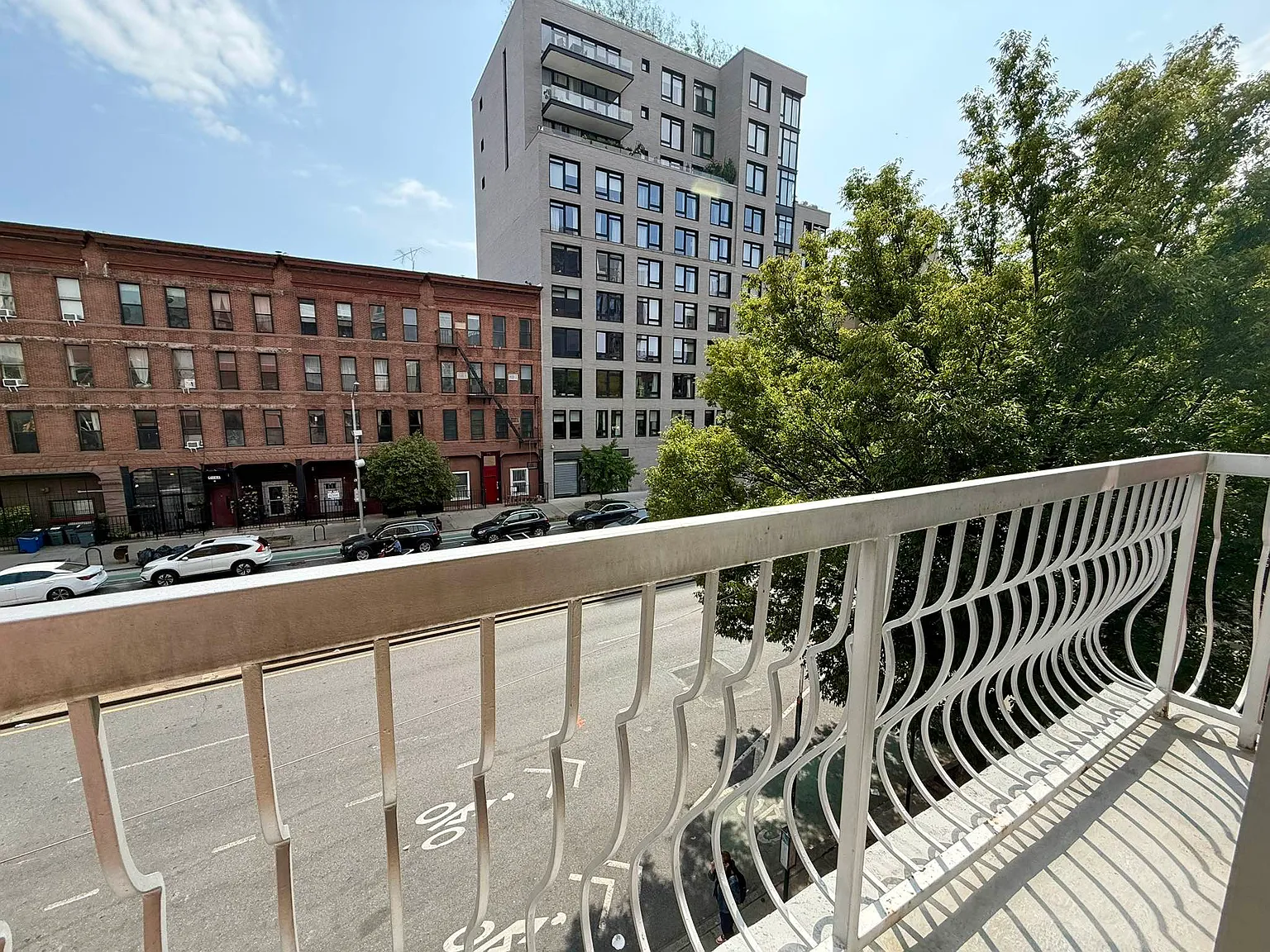 579 Warren Street — Photo 4