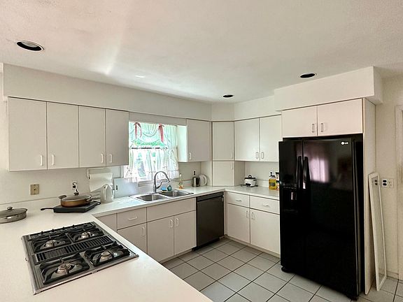 3rd image of 2 Peace Ln