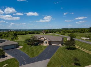 1030 Easthill Dr, Wausau, WI 54403